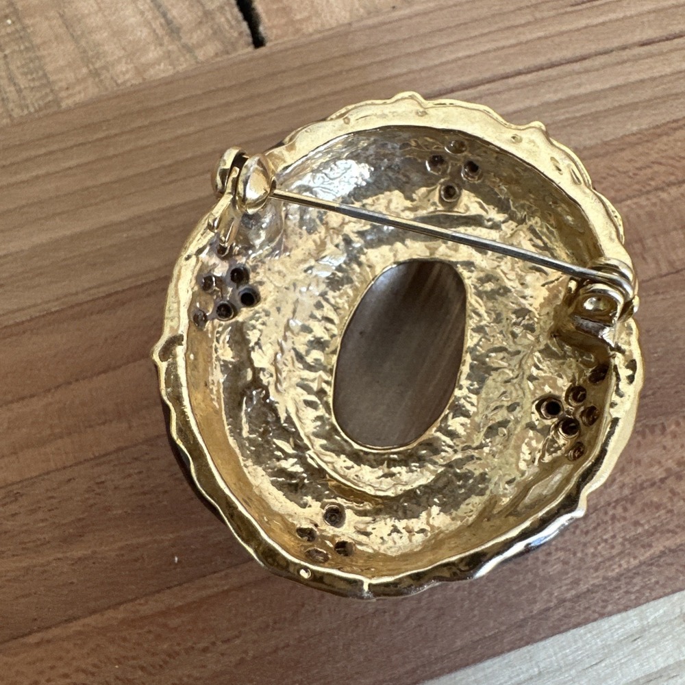 Vintage Brooch Pin 1.75 Inch Brown Marbled Art Glass Clear Rhinestones Gold - Picture 6 of 8